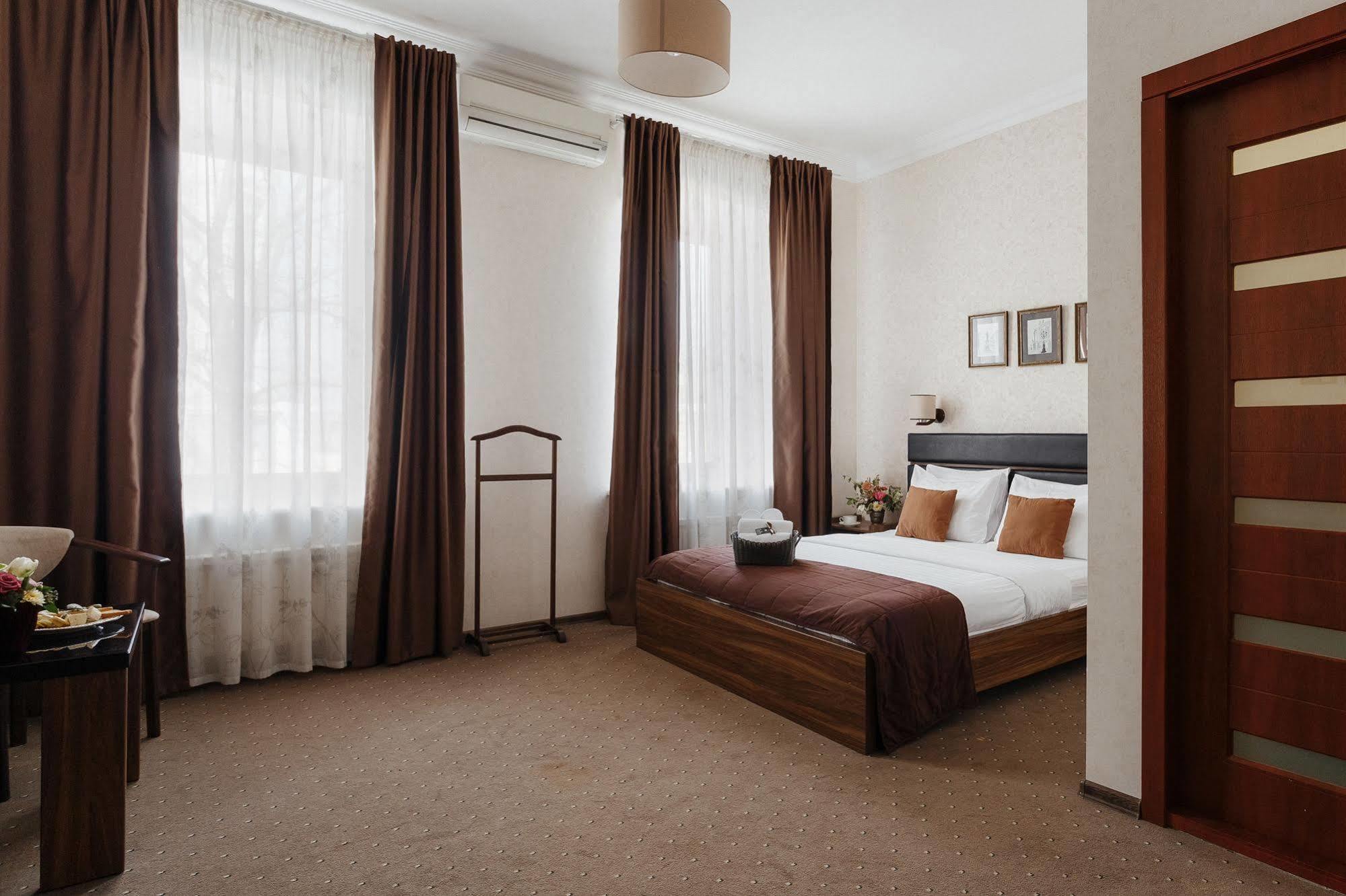 Noname Hotel Odessa エクステリア 写真