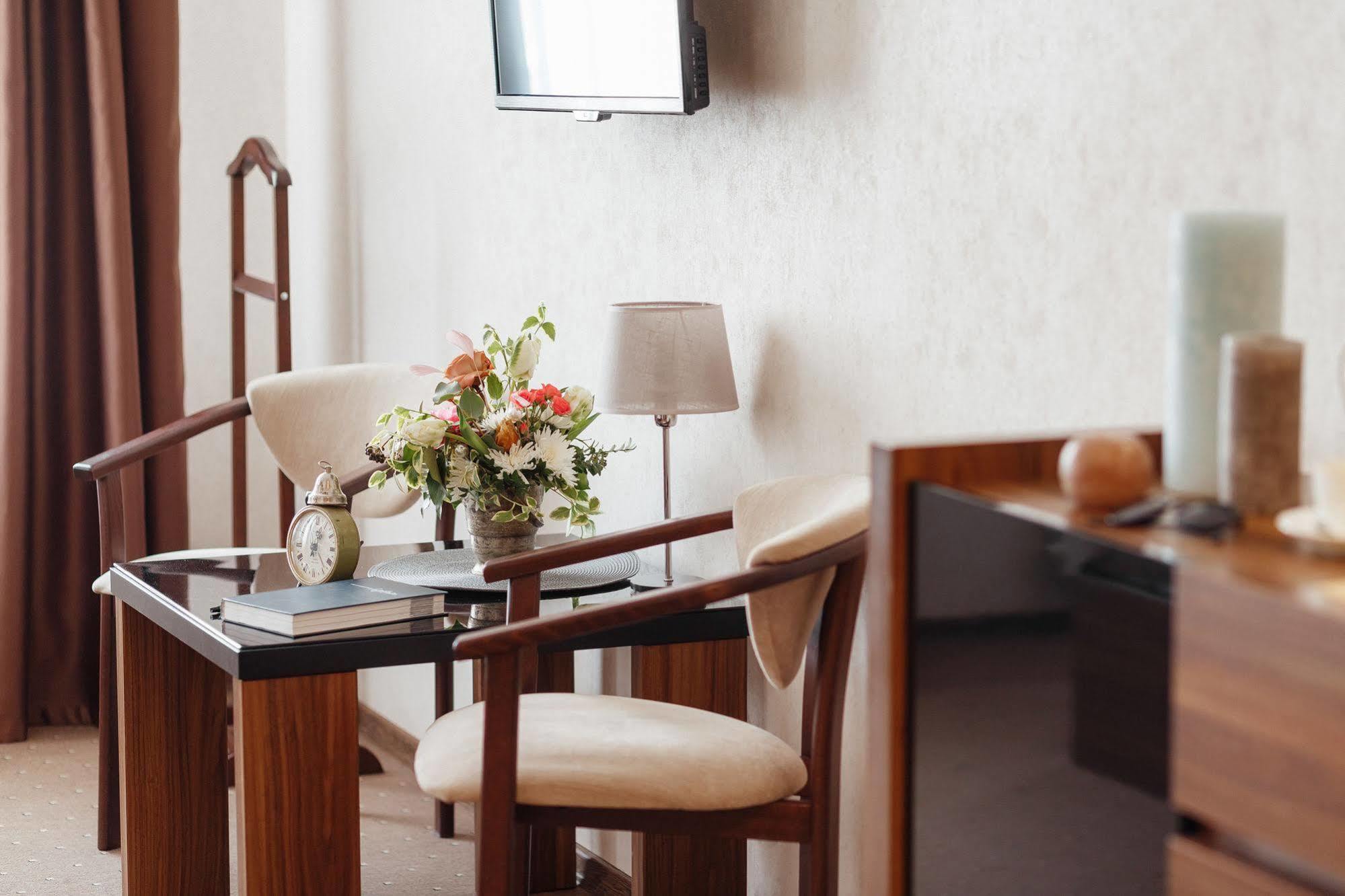 Noname Hotel Odessa エクステリア 写真